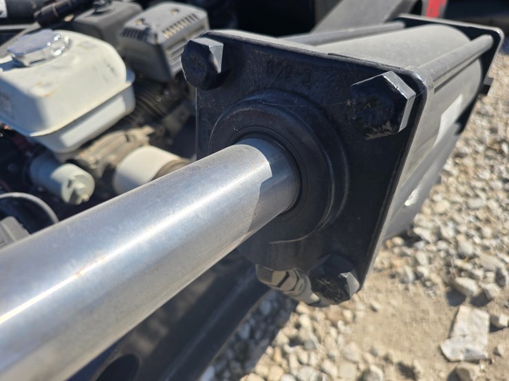 #22379-•-2019-fontaine-eq1-spreader-image-15