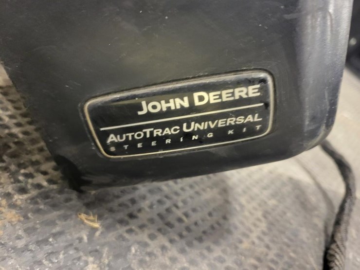 john-deere-100-image-2