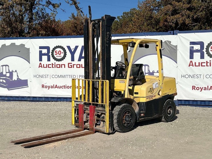 hyster-h90ft-8,000lb-diesel-forklift-image-1