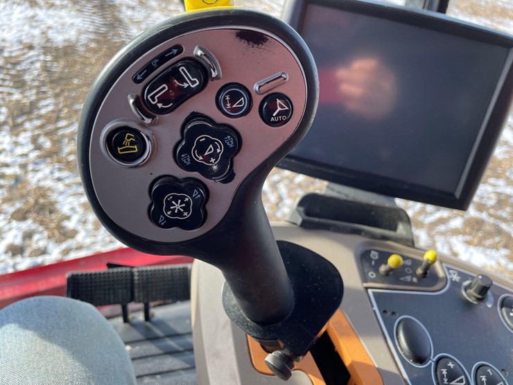 2014-case-ih-5130-image-56