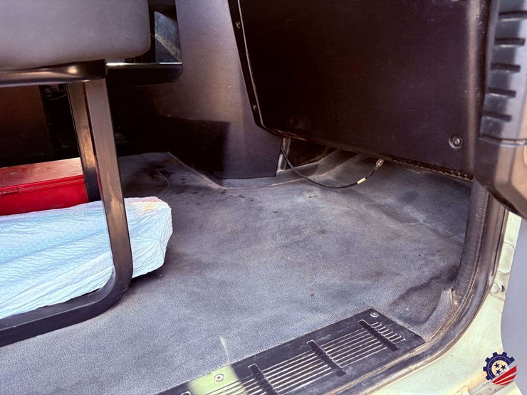 2019-mack-granite-gr64f-image-67