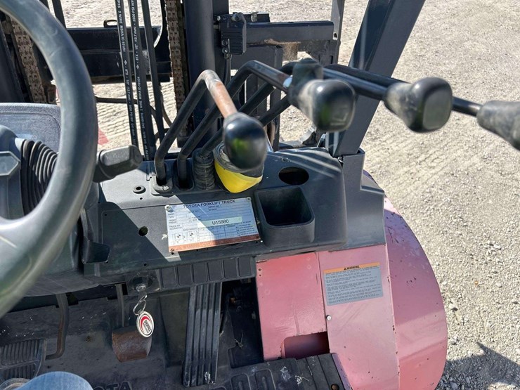 toyota-7fdku40-7,350lb-forklift-image-9