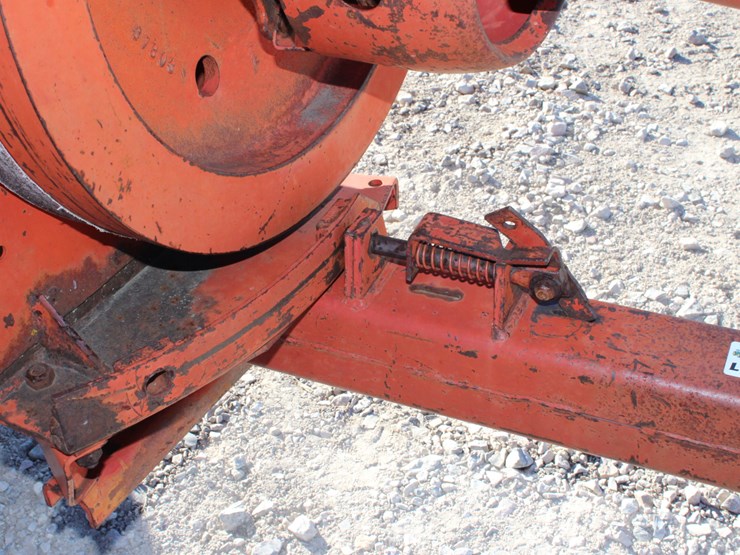 new-holland-273-image-48