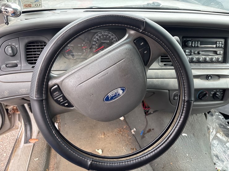 #5008-•-2002-ford-crown-victoria-|-for-parts/repairs-image-9