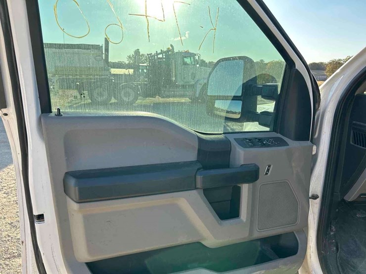 2020-ford-f250-image-10