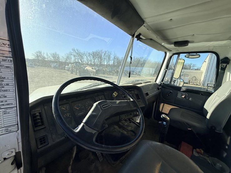 1998-akzo-nobel-hd10-image-41