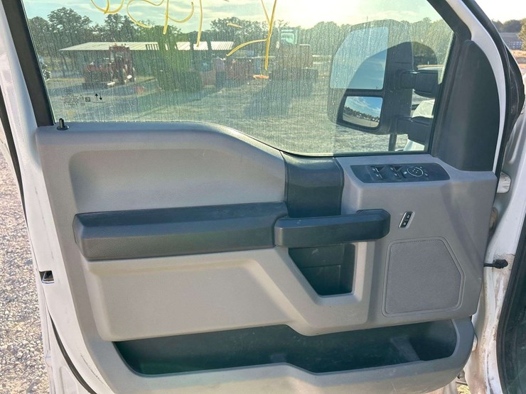 2020-ford-f250-image-11