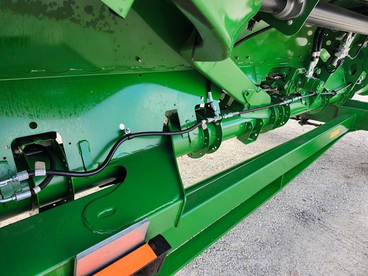 2024-john-deere-35-image-7