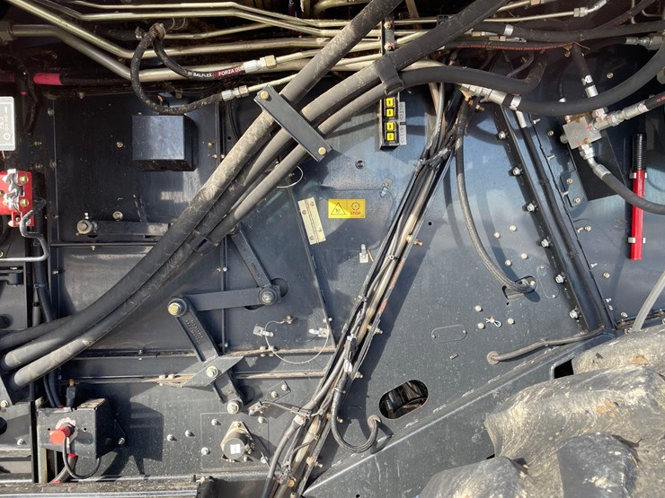 2014-case-ih-5130-image-25