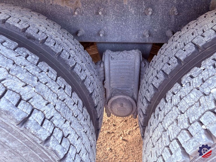 2019-mack-granite-gr64f-image-29