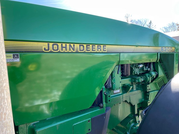 john-deere-8200-image-37