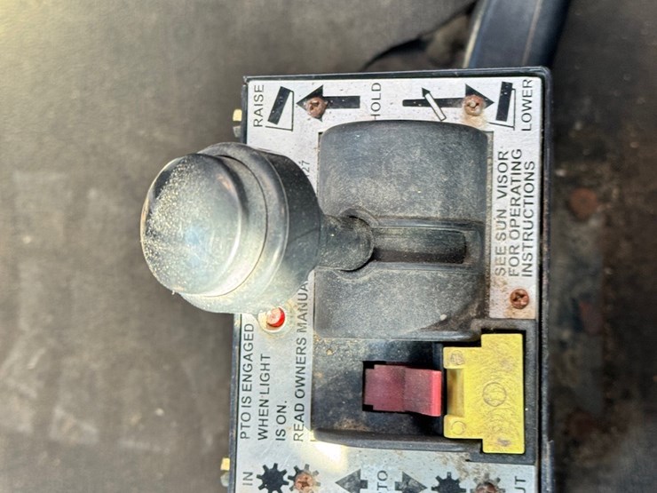 #14024-•-2007-freightliner-fld120sd-truck-tractor-image-7