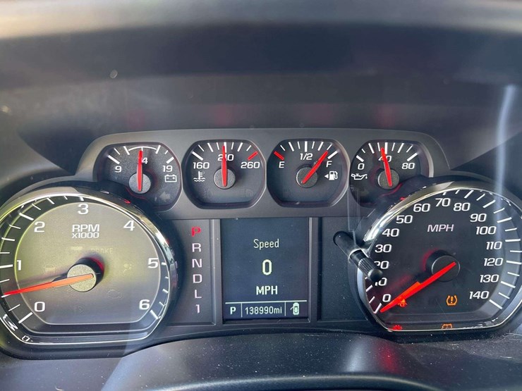 2017-chevrolet-silverado-2500-image-14