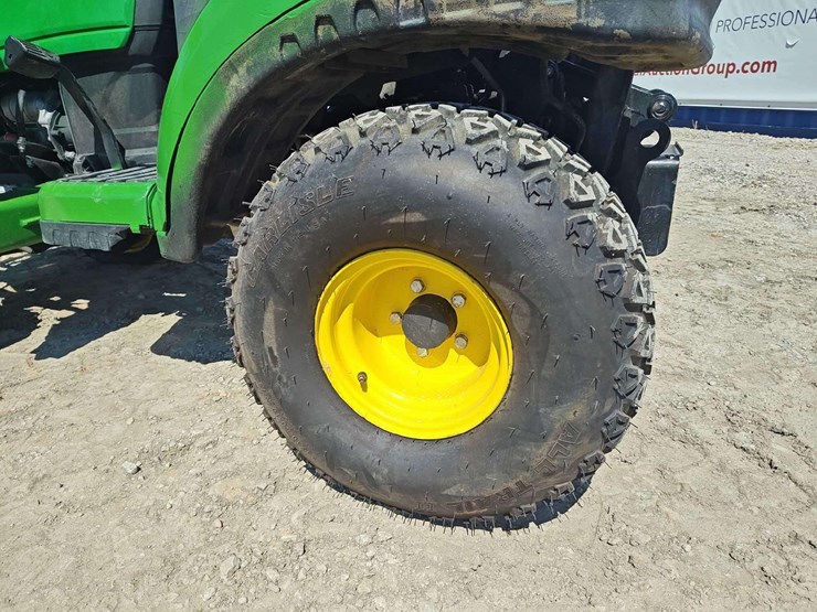 2019-john-deere-1025r-image-22
