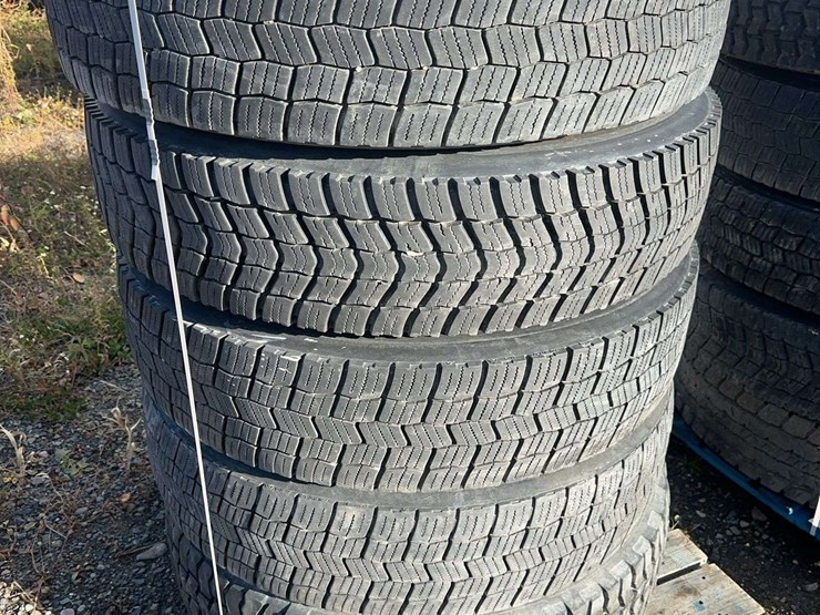 30-11r22.5-tires-image-7