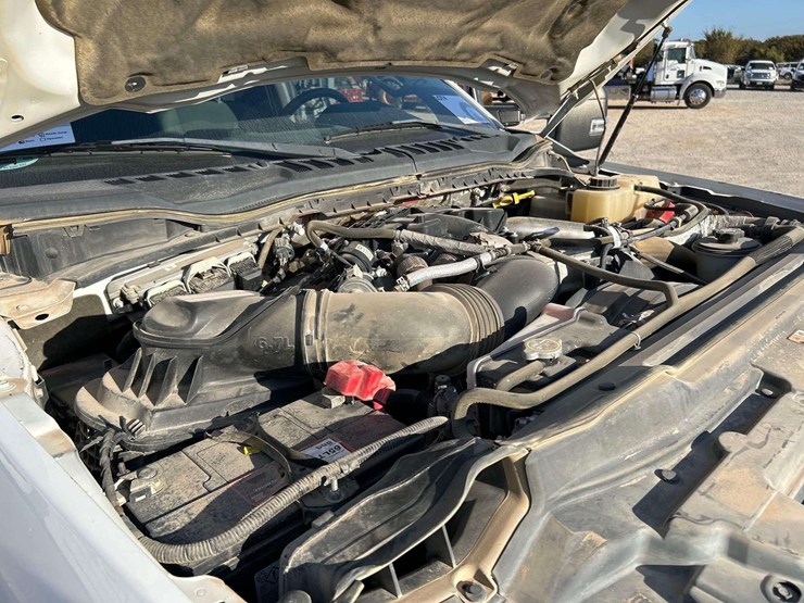 2017-ford-f550-image-8