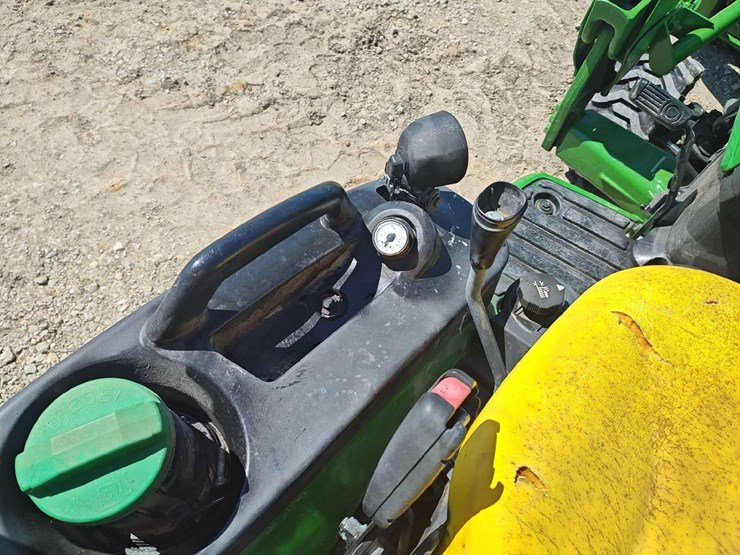 2019-john-deere-1025r-image-14