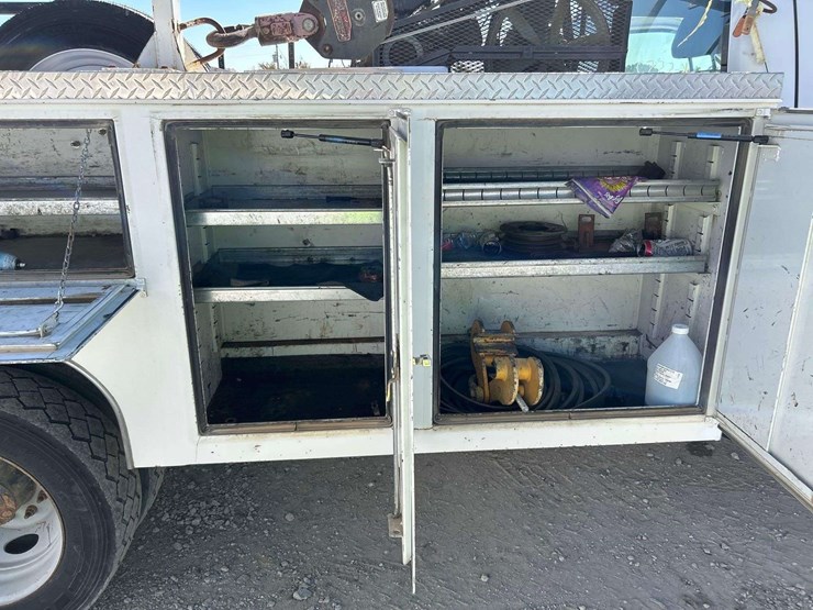 2013-ford-f350-image-38