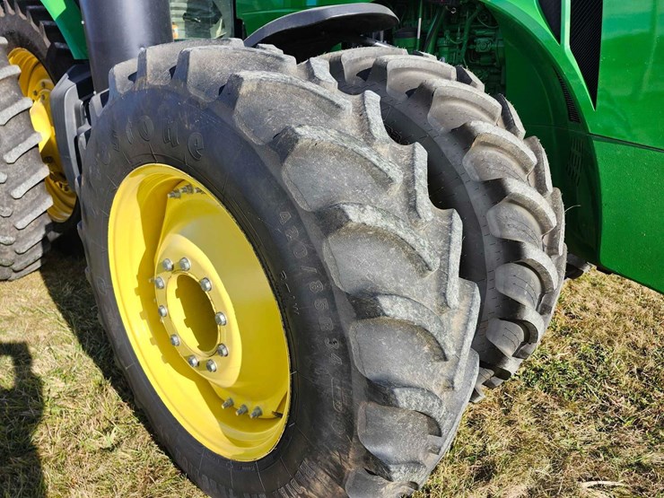 2012-john-deere-8285r-image-17