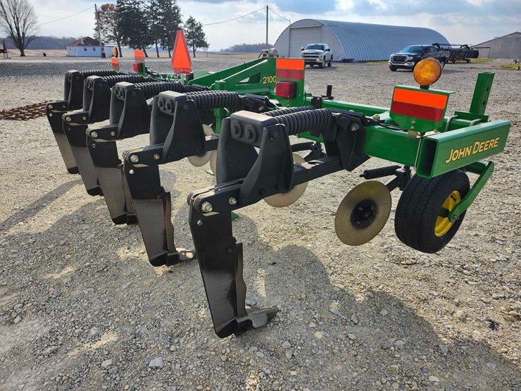john-deere-2100-image-7