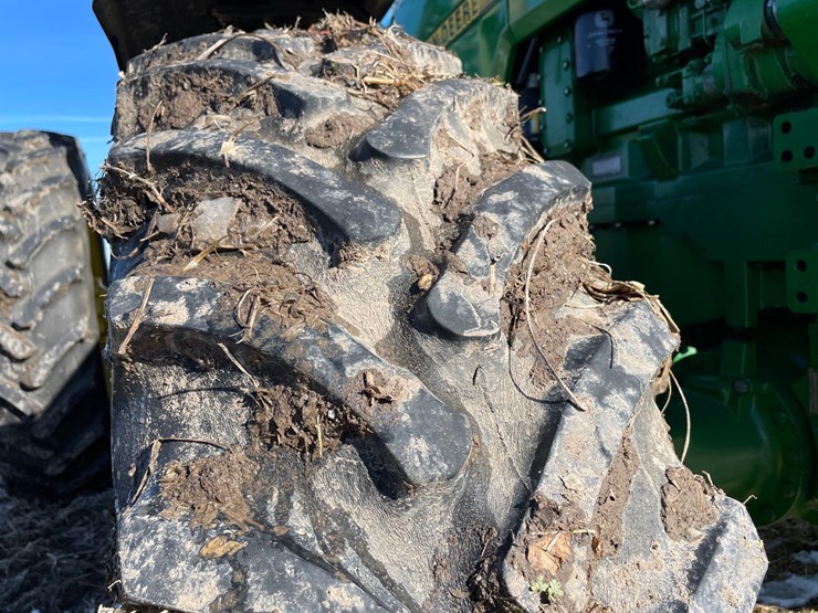 john-deere-8200-image-39