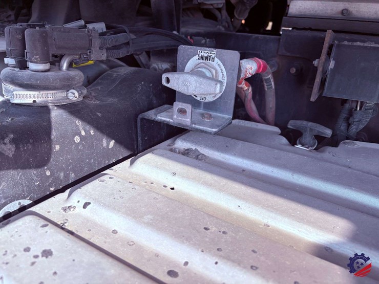 2019-mack-granite-gr64f-image-52