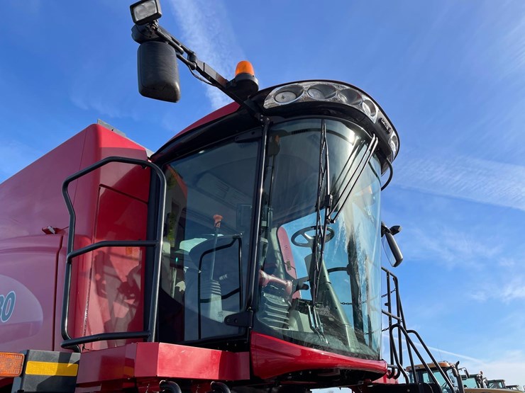 2014-case-ih-5130-image-46