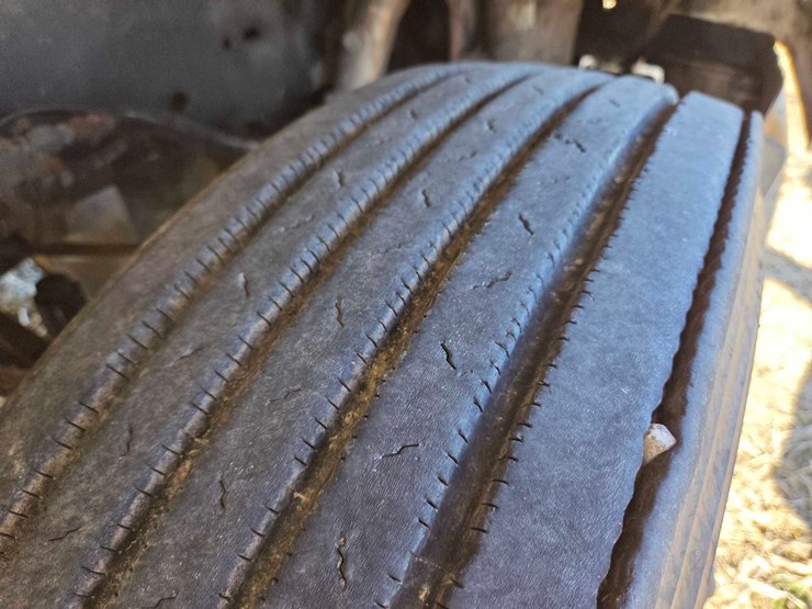 1994-freightliner-semi-image-29