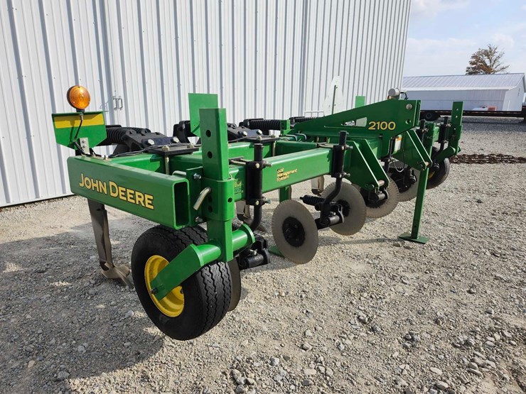 john-deere-2100-image-9
