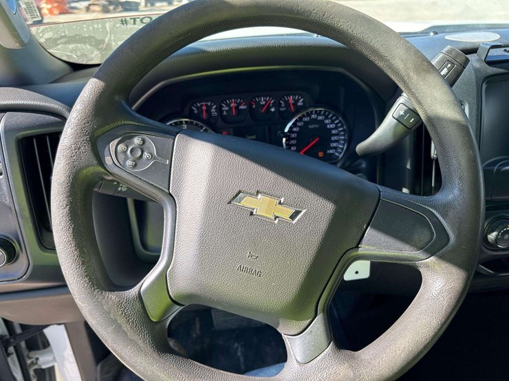 2017-chevrolet-silverado-2500-image-15