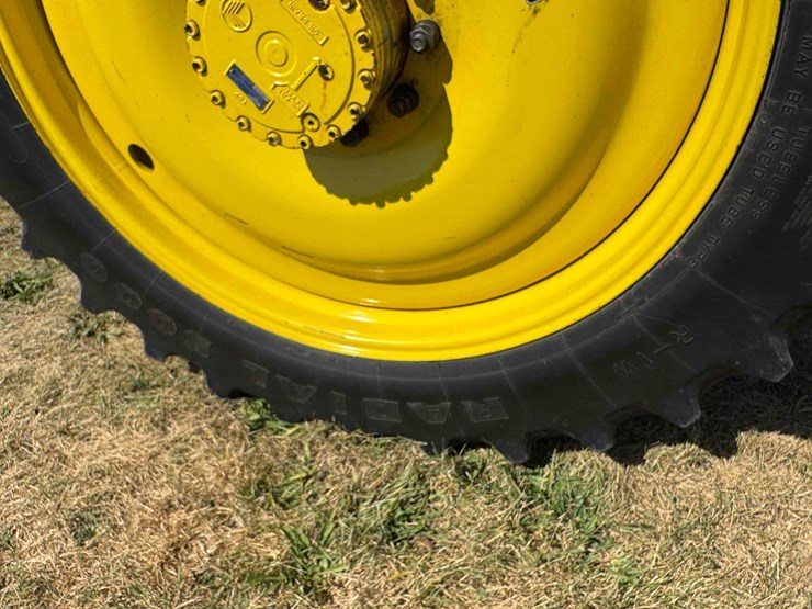 2011-john-deere-4730-image-43