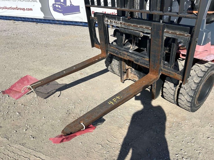 toyota-7fdku40-7,350lb-forklift-image-11