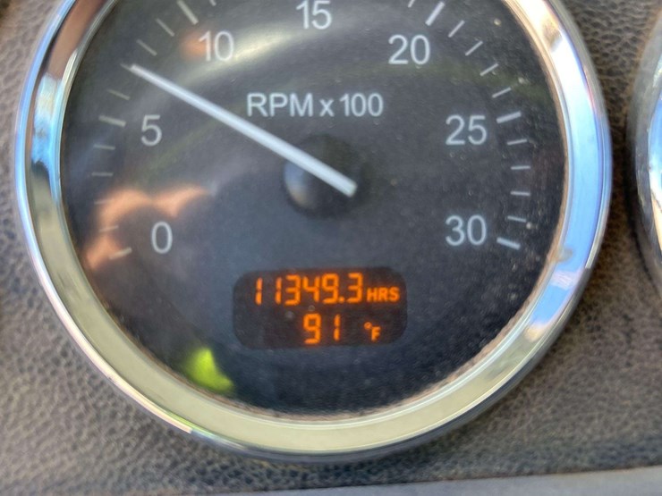 2015-peterbilt-367-image-7