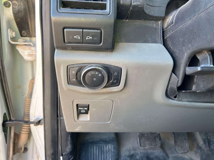 2019-ford-f150-image-16