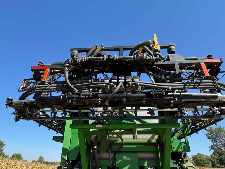 2011-john-deere-4730-image-16