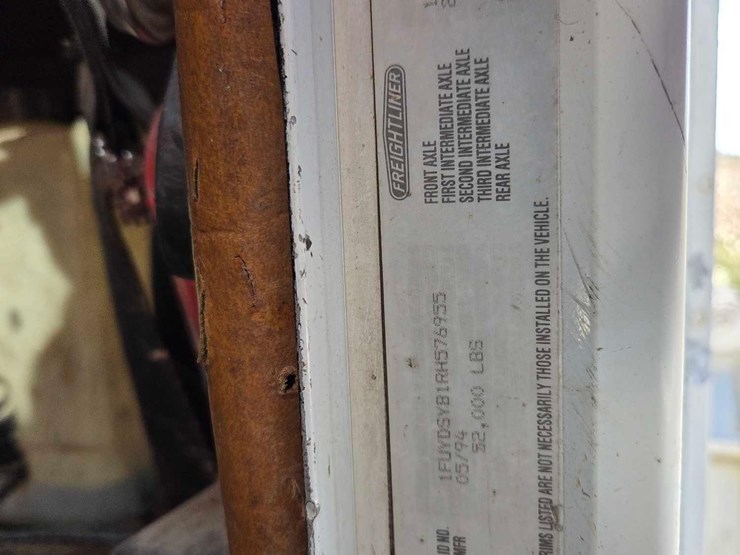 1994-freightliner-semi-image-42