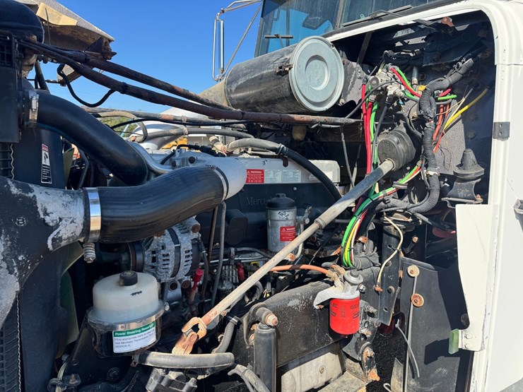 #14024-•-2007-freightliner-fld120sd-truck-tractor-image-18