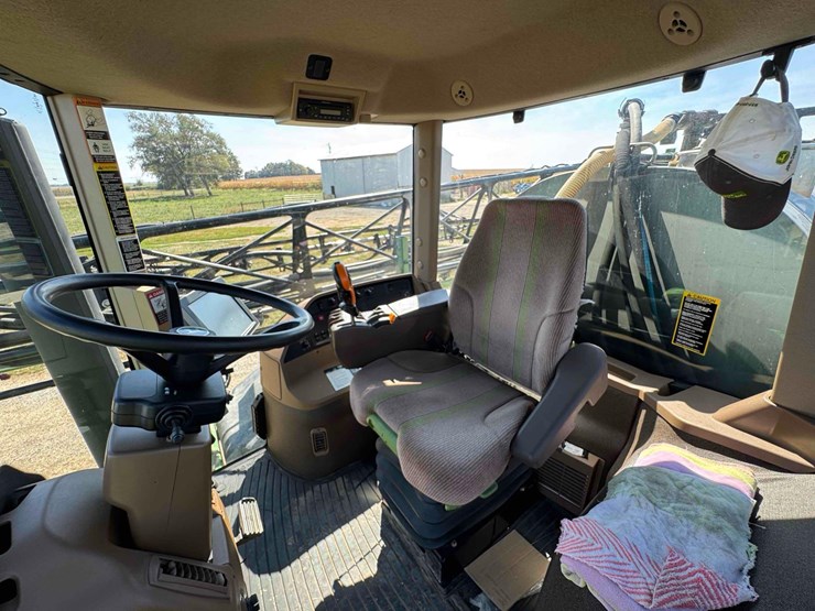 2011-john-deere-4730-image-32