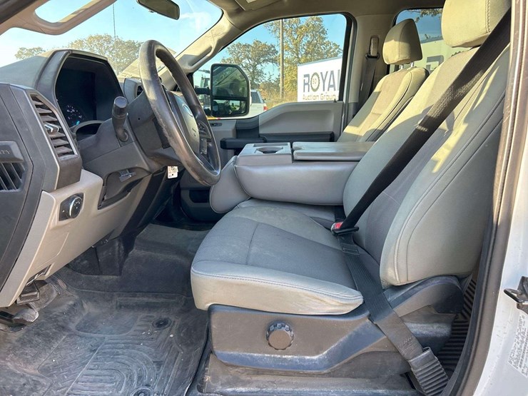 2020-ford-f250-image-12