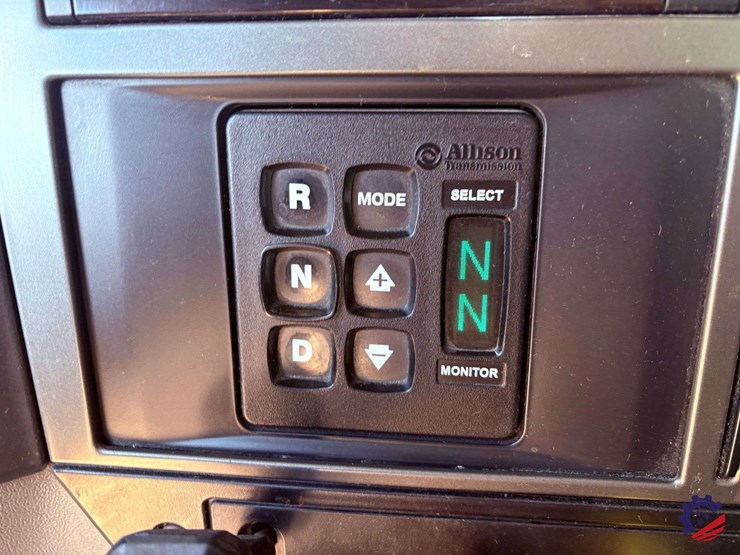 2019-mack-granite-gr64f-image-78