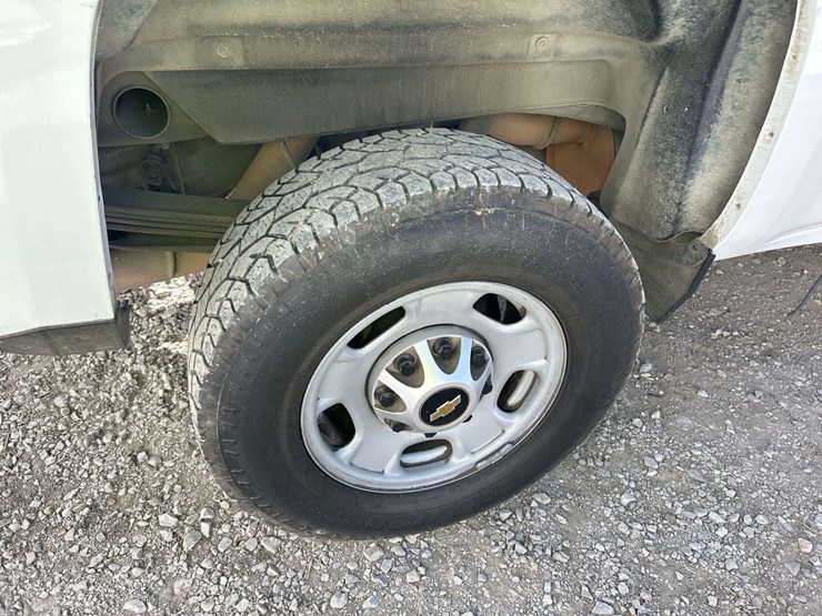 2017-chevrolet-silverado-2500-image-27