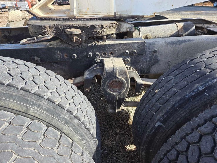 1994-freightliner-semi-image-15