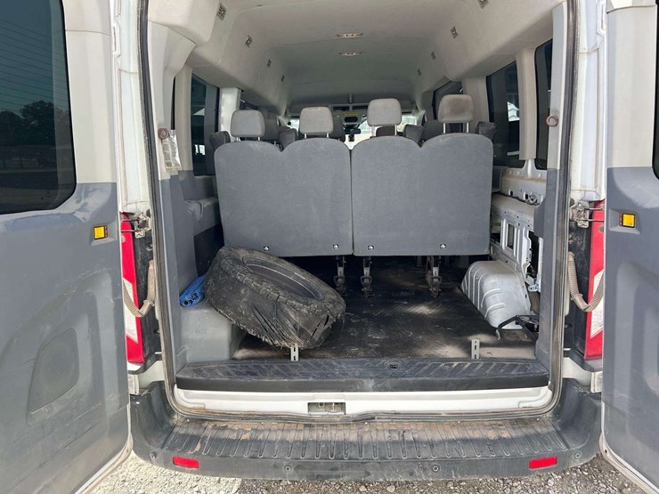 2017-ford-transit-350-passenger-van-image-21
