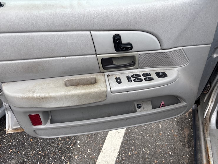 #5008-•-2002-ford-crown-victoria-|-for-parts/repairs-image-11