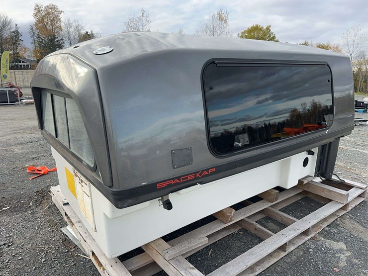 space-kap-for-8’-box-image-1