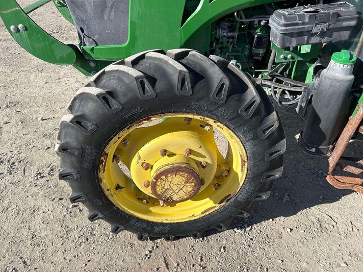 2016-john-deere-5055e-4wd-59hp-utility-tractor-image-19