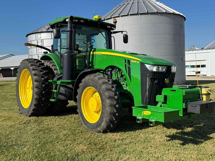 2013-john-deere-8285r-image-3