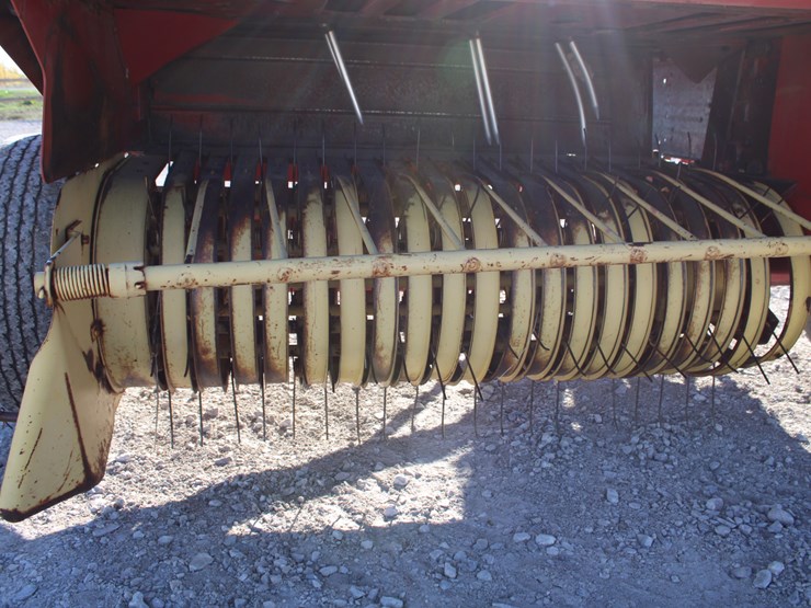 new-holland-273-image-41