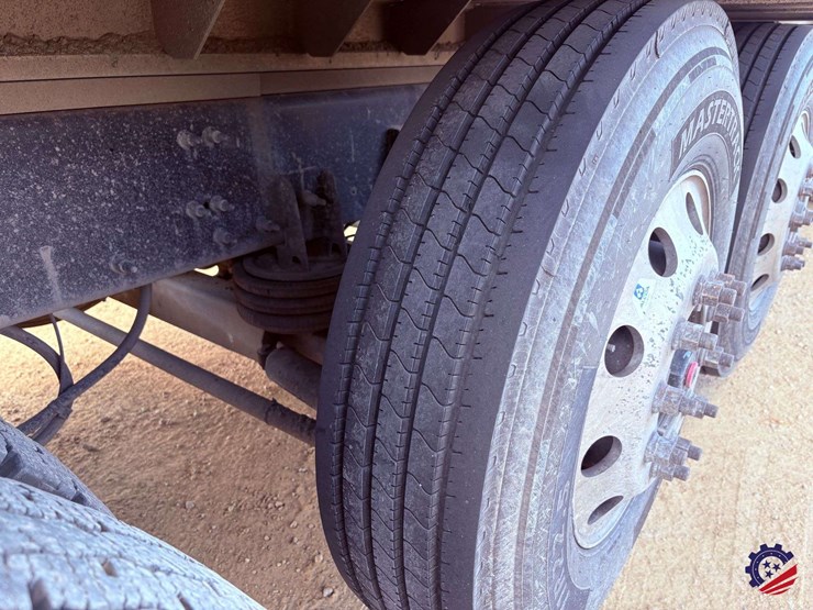 2019-mack-granite-gr64f-image-27