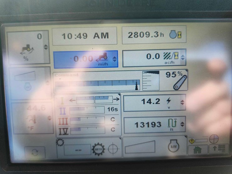 2012-john-deere-8285r-image-24